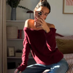 Nem preto, nem marrom: os tênis Adidas na cor 'enciclopédia Barsa', sucesso nas décadas de 80 e 90, são elegantes e confortáveis; ideais para mulheres 50+