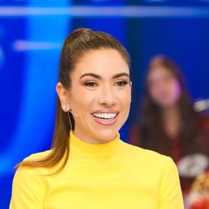 Durante o programa do último domingo (22/06), Patricia Abravanel revelou um detalhe íntimo, e pouco conhecido por muitos, sobre a decoração do quarto de seu pai, Silvio Santos, e de Iris.