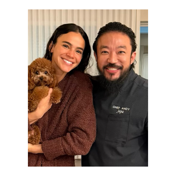 Bruna Marquezine ao lado do chef Andy Japa em Orlando