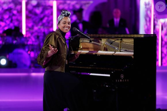 Alicia Keys durante o movimento 'no make': artista reforçou a importância da autoaceitação