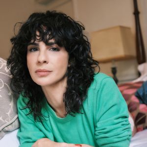 Assalto fez Maria Ribeiro 'virar' escritora? Artista detalha situação inesperada ao lançar novo livro