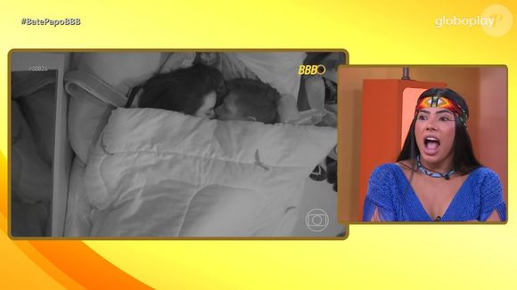 Marciele ficou incrédula como Jonas e Jordana esconderam a troca de carícias embaixo do edredom