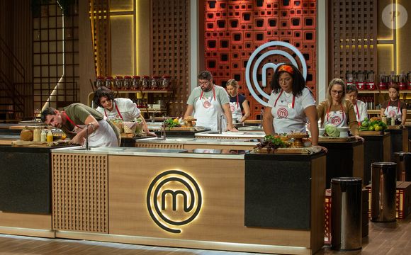O "MasterChef Brasil 2025" entregou, nesta semana, um dos episódios mais intensos da temporada. Teve desafio regional, caixa misteriosa, bronca das bravas, dois pins dourados distribuídos, eliminação dupla e até o retorno triunfal de Erick Jacquin ao estúdio
