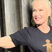 Sincerona! Com mais de 60 anos, Xuxa rebate críticas sobre flacidez no braço da MELHOR maneira