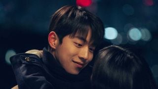 Encontrei na Netflix um romance que fala sobre uma das coisas mais difíceis da vida adulta: perceber que você pode amar alguém e, mesmo assim, não saber se os dois conseguem construir um futuro juntos