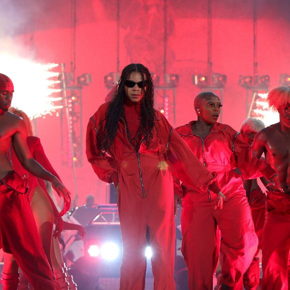 Durante a "Renaissance World Tour", de Beyoncé, Blue Ivy surpreendeu o público ao se apresentar como dançarina no palco ao lado da mãe.