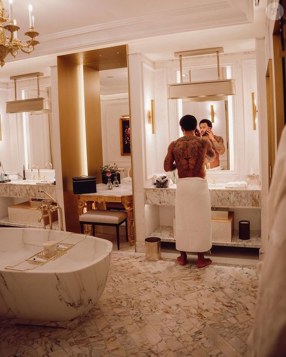 Memphis Depay, jogador da Holanda na Copa 2026, vida no luxo após dramas na infância