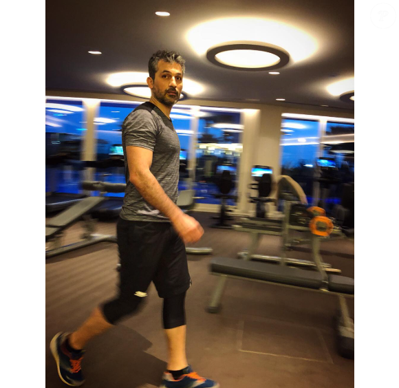 Com mais de 250 mil seguidores no Instagram, Feyyaz Duman esbanja seriedade com formosura. Reservado, o ator é casado com Zozan Şimşek desde 2019.