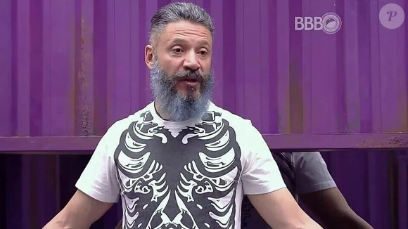 Em 2016, Láercio olhava as meninas mais jovens com um olhar 'estranho', capturado por Ana Paula Renault; atualmente, ele está condenado por estupro de vulnerável