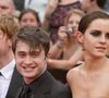 Após sucesso em Harry Potter, Emma Watson revela dor ao tentar criar laços fora da saga