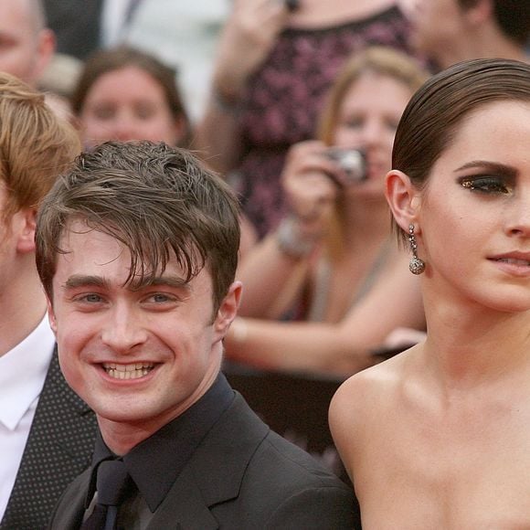 Após sucesso em Harry Potter, Emma Watson revela dor ao tentar criar laços fora da saga