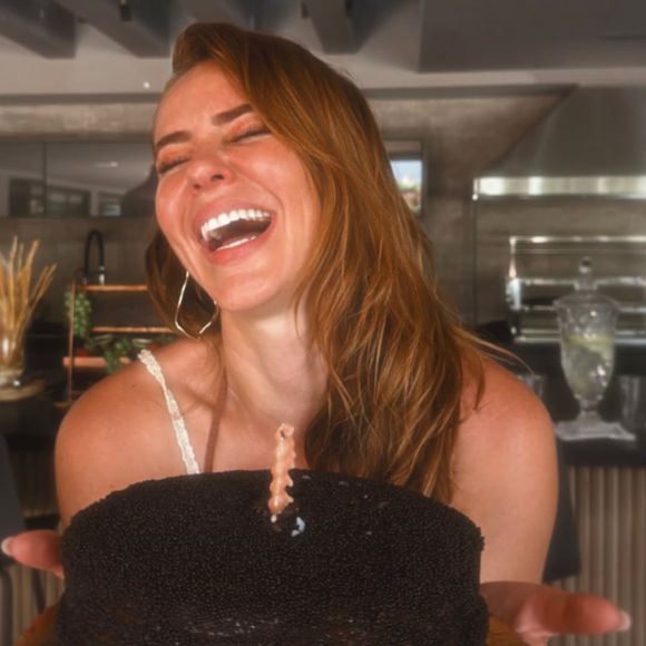 Aos 44 anos, Paolla Oliveira abre álbum de aniversário e encanta seguidores com registros ao nascer do sol em celebração intimista