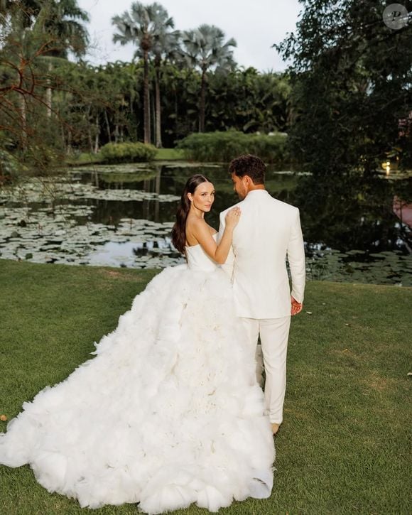 Nesta última semana, Larissa Manoela e o esposo André Luiz Frambach celebraram a união pela terceira vez numa cerimônia no Rio de Janeiro.