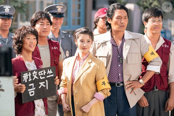 "O drama da IU oferece uma história profundamente em camadas com personagens bem desenvolvidos", comentou um internauta