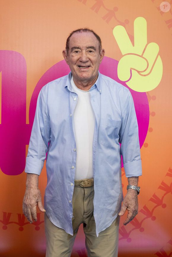 Renato Aragão está no olho do furacão novamente por conta da relação com a filha, Juliana Rangel