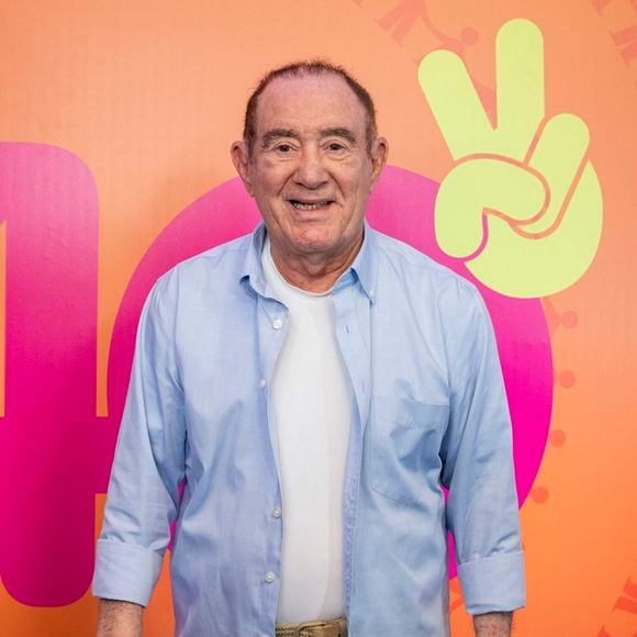 Renato Aragão está no olho do furacão novamente por conta da relação com a filha, Juliana Rangel