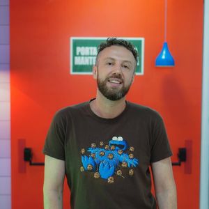 Thiago Pasqualotto afirma que foi alguém ligado a uma outra estrela de TV: ‘Não é alguém da equipe dela, mas é alguém de uma outra equipe, de uma pessoa que ela conhece’