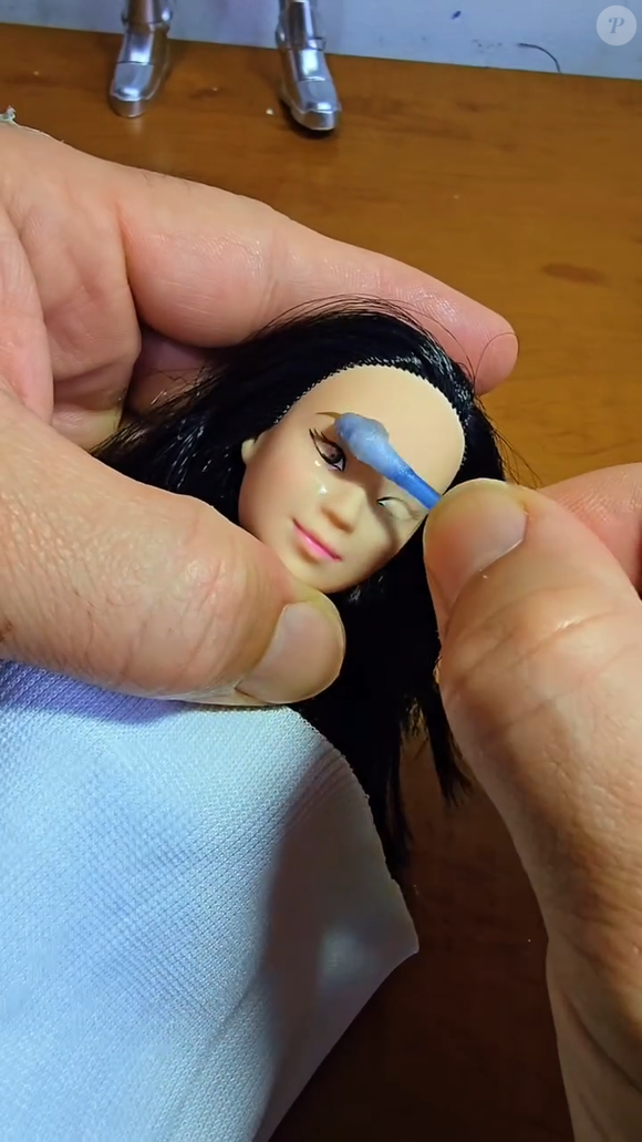 Artista plástico fez quatro bonecos para a equipe de Ana Castela