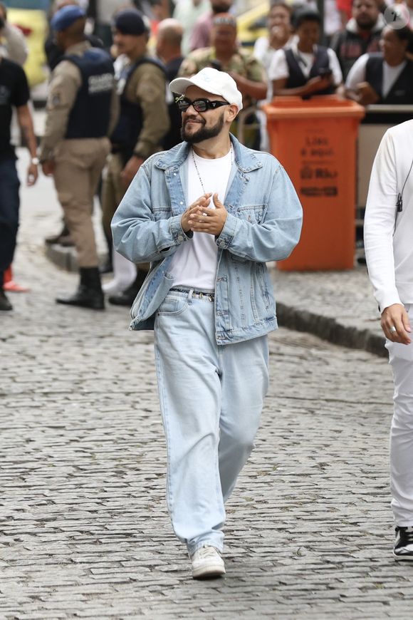 Gominho usou os stories do Instagram nesta sexta-feira (25) para fazer um desabafo revoltado após o velório de Preta Gil, realizado no Theatro Municipal do Rio de Janeiro.
