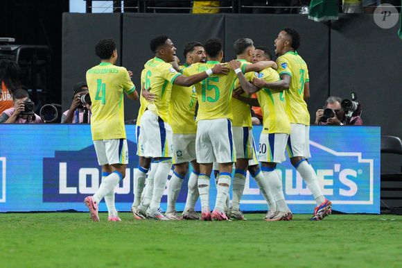 Ausência de Neymar no álbum reforça debate sobre renovação da Seleção Brasileira para 2026, segundo a ESPN