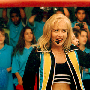 Angélica interrompeu a viagem romântica e voltou ao Brasil às pressas