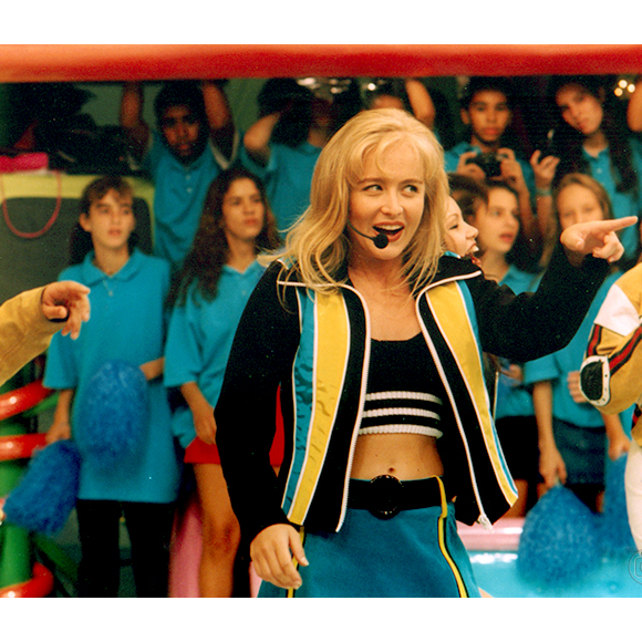 Angélica interrompeu a viagem romântica e voltou ao Brasil às pressas