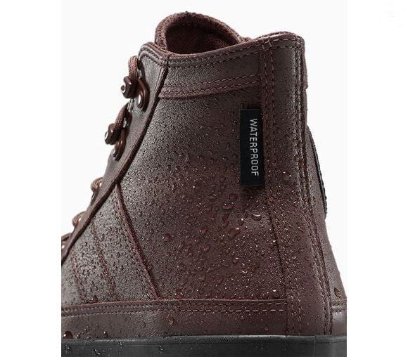 São feitas de couro e incrivelmente quentes. Uma opção discreta e elegante para usar de segunda a domingo, seja para fazer compras ou ir ao trabalho