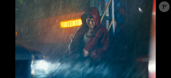 Psicologia explica por que algumas pessoas preferem andar na chuva sem guarda-chuva e a resposta envolve liberdade emocional, infância e busca por novas sensações. Especialistas ouvidos pelo portal espanhol elDiario.es analisaram o comportamento