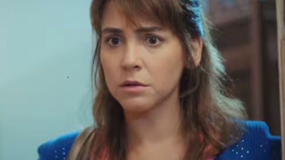 HOJE em 'Força de Mulher' (22 de maio): Ladra? Ceyda é pega com objeto de valor e reação de Raif surpreende em capítulo tenso