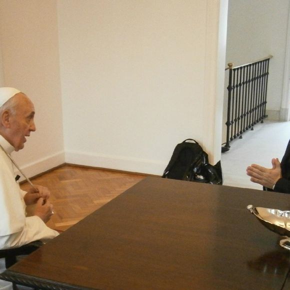 Papa Francisco apresenta infecção polimicrobiana