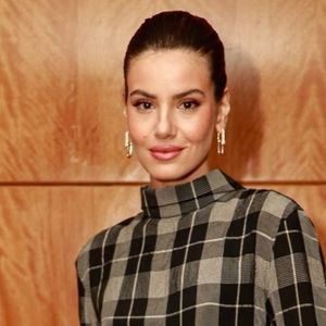 Estrela de 'Beleza Fatal', Camila Queiroz abre o jogo sobre pressão por gravidez de Klebber Toledo: 'Não é...'