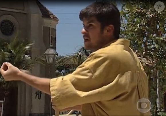 'A gagueira é a grande marca do personagem (Fabrício, 'Fera Ferida'), que inicialmente teria a língua presa. Essa ideia foi abandonada quando a direção da novela percebeu que Fabrício ficaria com a voz do Lula. Mesmo assim, Murilo quis dar a Fabrício um problema de voz', disse jornal