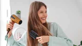 Babyliss ou secador de cabelo? Saiba como escolher o ideal na hora de fazer o penteado