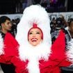 Ho-ho-ho no samba! Sabrina Sato surge com roupa extravagante de Mamãe Noel em ensaio de carnaval. Fotos!