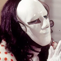 Como fica o rosto do Mascarado em 'A Viagem'? Vida de Adonay passa por reviravolta explosiva após cirurgia e impacta relação com Carmem