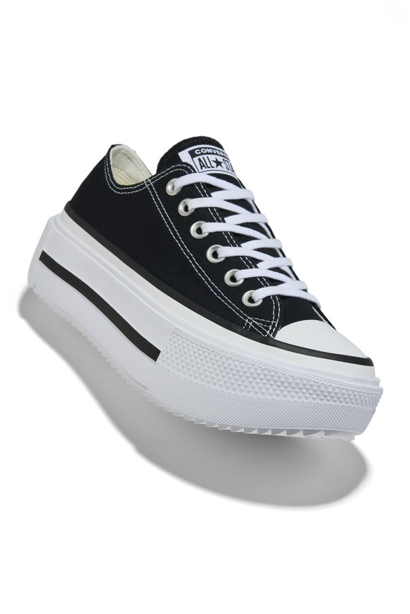 Em preto, a novidade da All Star deixa qualquer look versátil