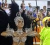 Anitta desfilou na Mocidade no Carnaval 2016 e três anos anos, na Portela