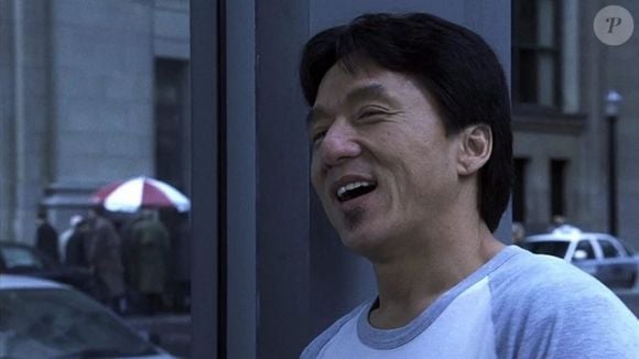 Enquanto muitos recorrem a dublês e efeitos especiais, Jackie Chan continua apostando no realismo