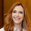 A jovialidade de Deborah Evelyn em 'Quem Ama Cuida' impressiona: aos 60 anos, atriz segue dieta integral com pão e ovo e tem truque na academia para não perder massa
