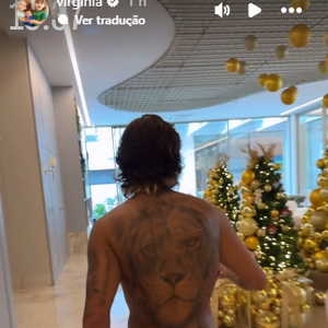 Zé Felipe anda só de cueca pela casa após bronzeamento artificial