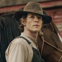 TOP 1 em 40 países, inclusive no Brasil: esta série de época da Netflix tem só 7 episódios e traz a atriz mais badalada do momento no elenco