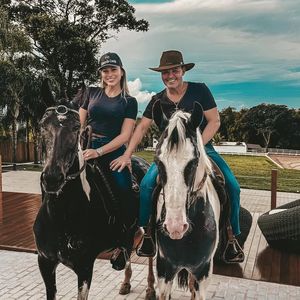 Com a ajuda da esposa Mariana Polastreli, Eduardo Costa conseguiu eliminar cerca de 25 kg