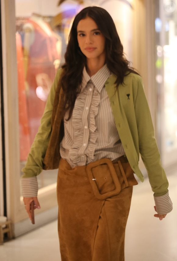 Bruna Marquezine afirma que sua dermatologista aplica o mesmo laser do rosto na boca, mas que nunca fez preenchimento labial