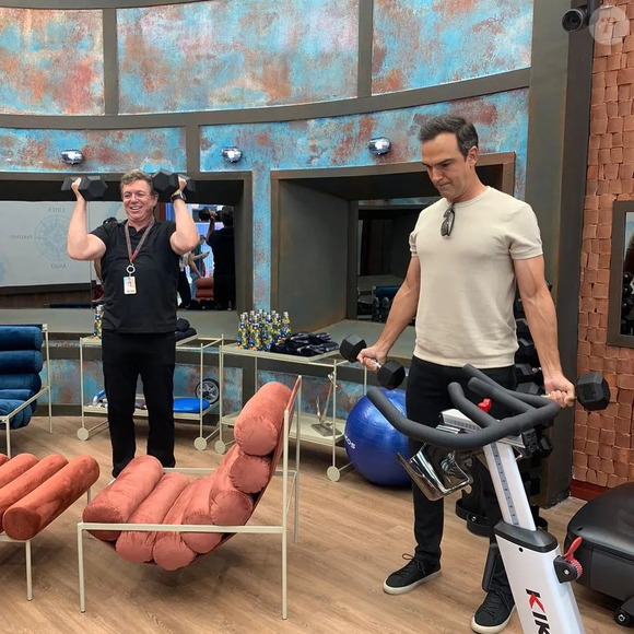 Tadeu Schmidt abandonou hábitos saudáveis durante a pandemia e voltou a cuidar do cardápio após uma bronca do gastroenterologista