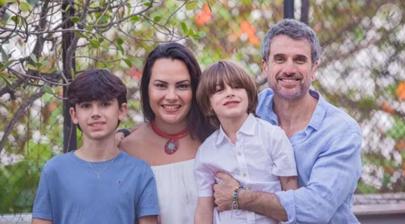 Ator de novelas da Globo, Eriberto Leão vive no apartamento ao lado da mulher, Andrea Leal, e dos filhos João e Gael.