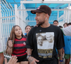 Incluído na pré-lista de 55 jogadores enviada à Fifa, Neymar Jr. voltou ao Jardim Glória, em Praia Grande, e explicou que escolheu instalar o Instituto Neymar Jr. no bairro por conhecer de perto as necessidades da comunidade