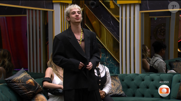 Juliano Floss opta por blazer oversized para a final do 'BBB 26'