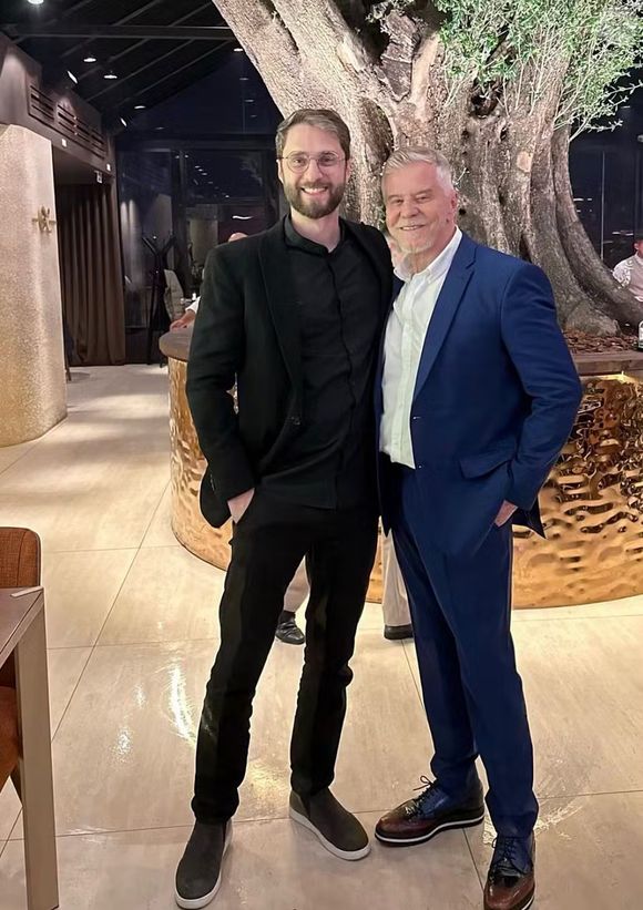 Miguel Falabella está namorando o empresário Alexandre Altoe há cerca de 3 anos, apesar da discrição