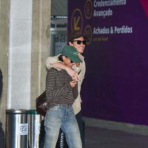 Acabei de voltar do hospital e há uma tonelada de sangue no chão da minha varanda, se puder não fazer fotos de lá", pediu Shawn Mendes a um paparazzo
