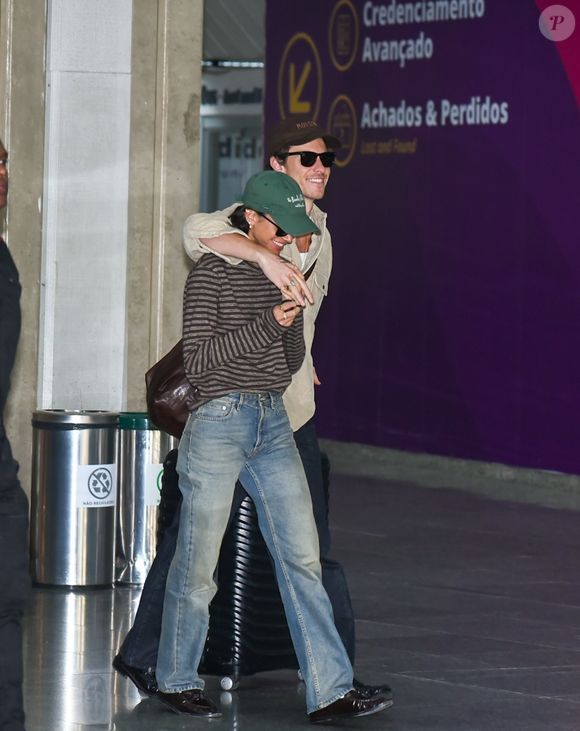 Acabei de voltar do hospital e há uma tonelada de sangue no chão da minha varanda, se puder não fazer fotos de lá", pediu Shawn Mendes a um paparazzo